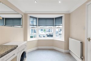 Cambridgeshire, CB1 3PX picture 6