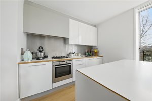 Cambridge, CB2 8DG picture 4