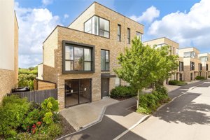 Cambridge, Cambridgeshire, CB2 9FA picture 1