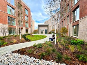 Eddington, Cambridge, CB3 1BU picture 1