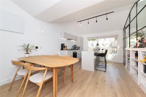 Cambridgeshire, CB3 9LB picture 2