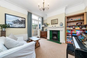 Cambridge, CB3 9EE picture 3