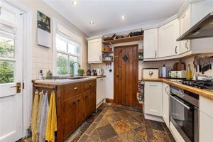 Cambridge, CB3 9JA picture 6