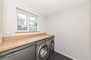 Cambridge, CB3 0NL picture 5