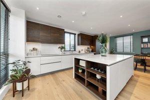 Cambridgeshire, CB3 1AX picture 2