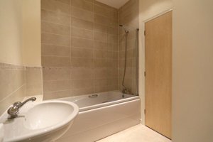 Cambridgeshire, CB4 2EF picture 6