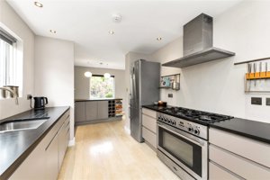 Cambridgeshire, CB4 3EP picture 5