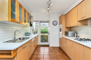 Cambridgeshire, CB5 8AW picture 5