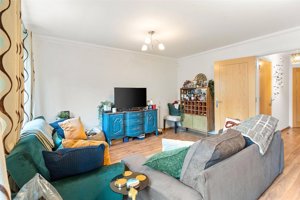 Cambridgeshire, CB5 8HG picture 3