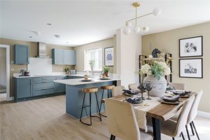 Holt, NR25 6EW picture 1