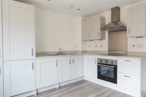 Holt, NR25 6EW picture 3