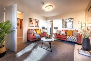 Holt, NR25 6EW picture 2