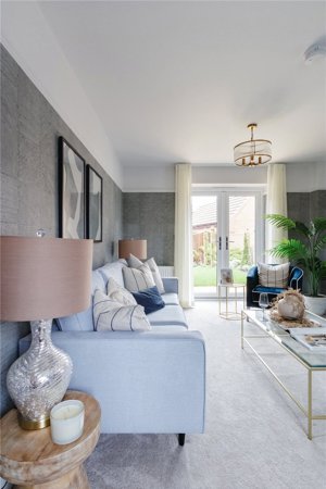 Holt, NR25 6EW picture 3