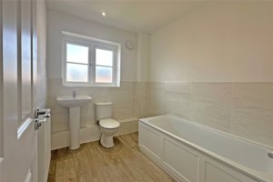 Suffolk, NR34 9YU picture 4