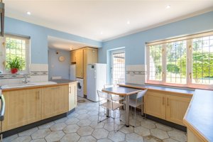 Huntingdon, Cambridgeshire, PE28 9AG picture 4