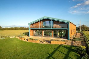 Huntingdon, PE28 3ET picture 1