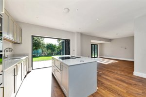 Royston, Cambridgeshire, SG8 0BQ picture 5