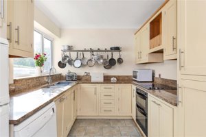 Royston, Cambridgeshire, SG8 6PR picture 6