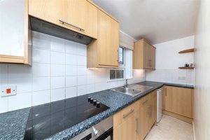 Royston, SG8 6BX picture 2