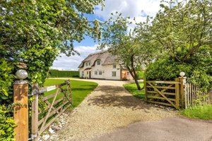 Royston, Hertfordshire, SG8 8LH picture 1